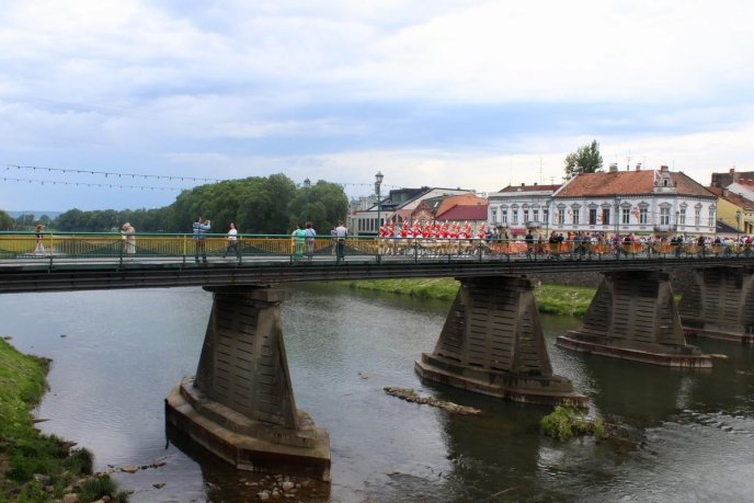 В Ужгороді з нагоди Міжнародного дня танцю відбувся концерт та танцювальний флешмоб – 08