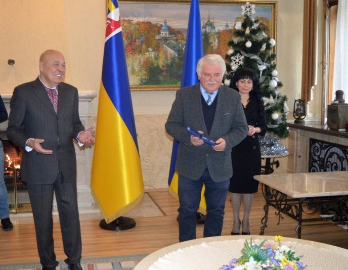 Закарпатців відзначили найвищими президентськими та обласними нагородами – 08