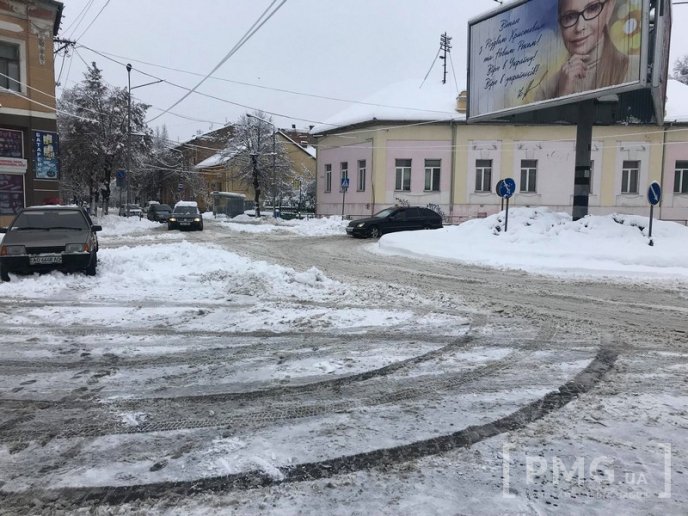 Наслідки негоди: Мукачево потопає у снігу – 01 Наслідки негоди: Мукачево потопає у снігу – 01