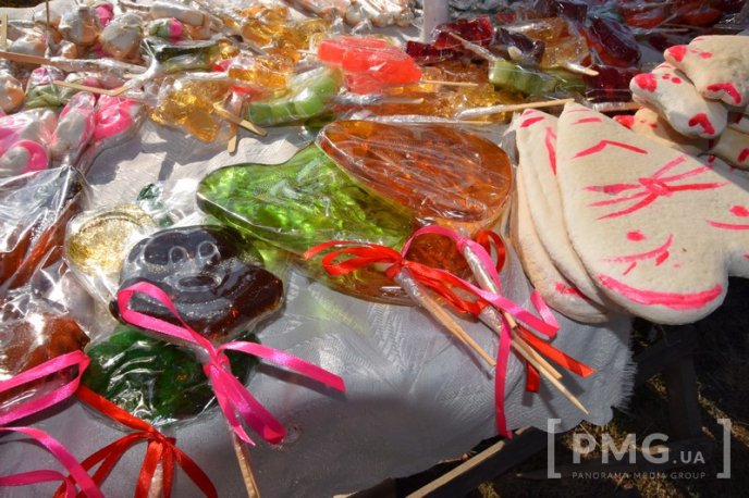 "Успенський" ярмарок у Мукачеві: ціни на смаколики – 06