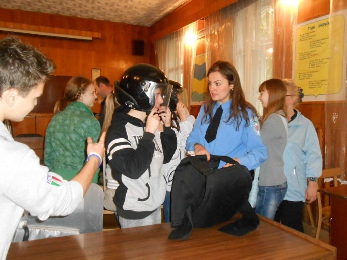 Мукачівські школярі відвідали міськвідділ міліції (ФОТО) – 04