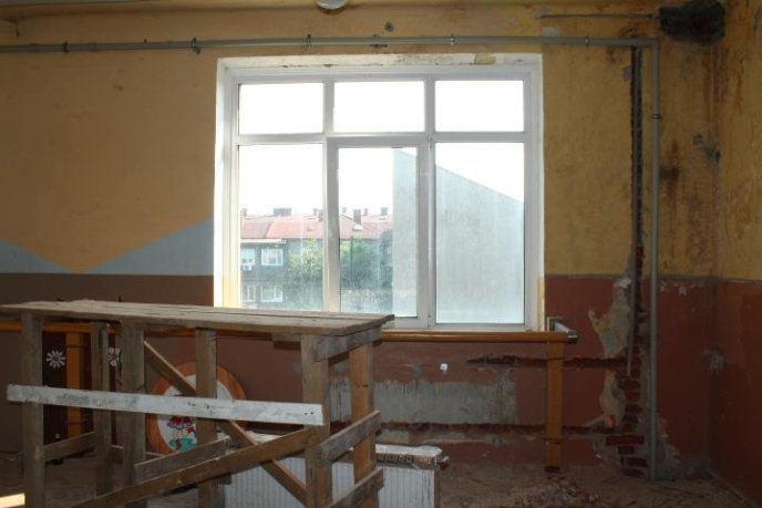 У Мукачеві триває реконструкція Будинку школярів – 11