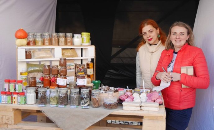 В Ужгороді триває фестиваль молодого вина "Закарпатське Божоле" – 23