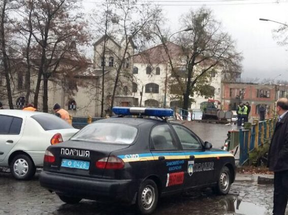 На Свалявщині через підтоплення дороги перекрили в’їзд у село Пасіка – 03