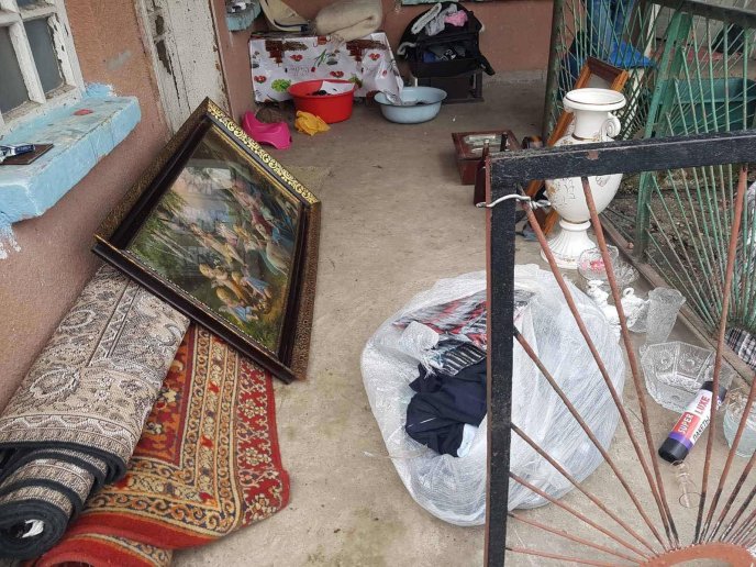 У помешканні закарпатців виявили "склад" крадених речей – 01