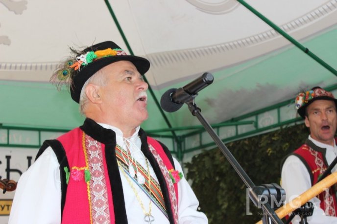 У Мукачеві фестиваль "Варишське пиво" відкрили флешмобом – 11