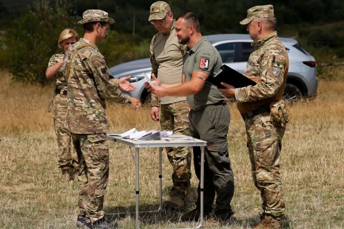 Закарпатці завершили 96-годинний курс підготовки до національного спротиву – 06 Закарпатці завершили 96-годинний курс підготовки до національного спротиву – 06