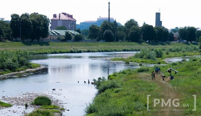 Рятуючись від спеки, мукачівці окупували Латорицю – 10