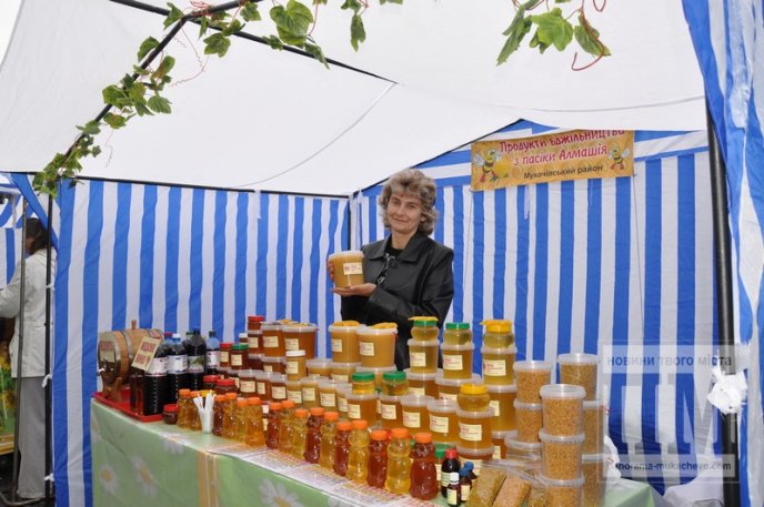 Мукачево бджолярське: у місті стартувало свято меду (ФОТОРЕПОРТАЖ) – 02
