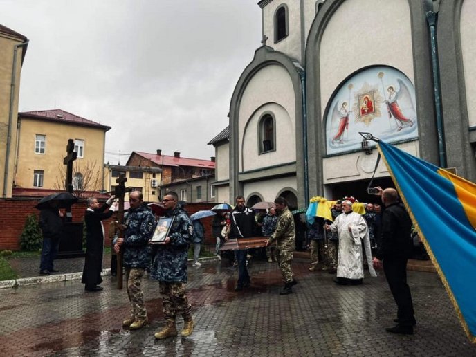 У Мукачеві поховали військового 128-ої бригади – 07
