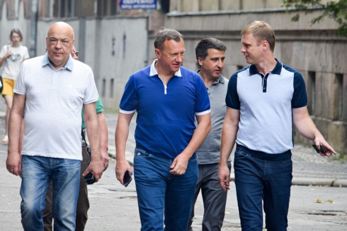 Сири, м’ясо, вино та мед: як в Ужгороді Петрівський ярмарок проходить – 05 Сири, м’ясо, вино та мед: як в Ужгороді Петрівський ярмарок проходить – 05