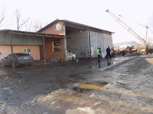 Четверо осіб увірвалися на підприємство і напали на чоловіка – 03