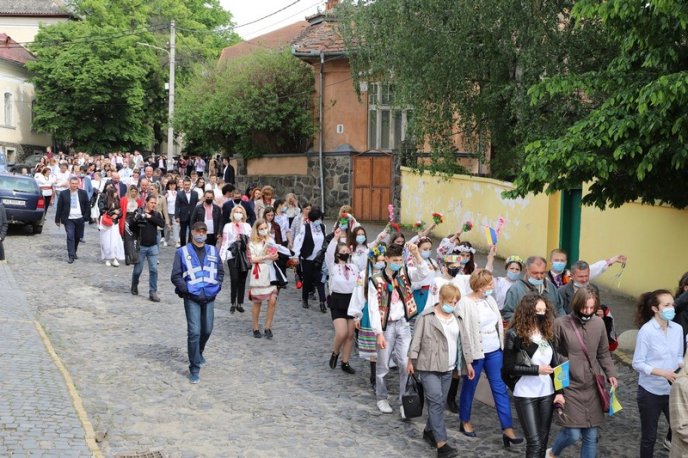 Урочиста хода і концерт: як в Ужгороді відзначали День вишиванки – 15