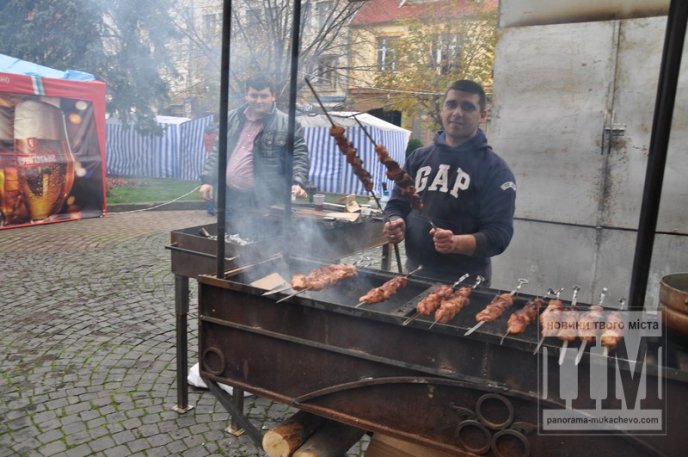 День Святого Мартина у Мукачеві: смачні наїдки, запашне вино і насичена культурна програма (ФОТО) – 03