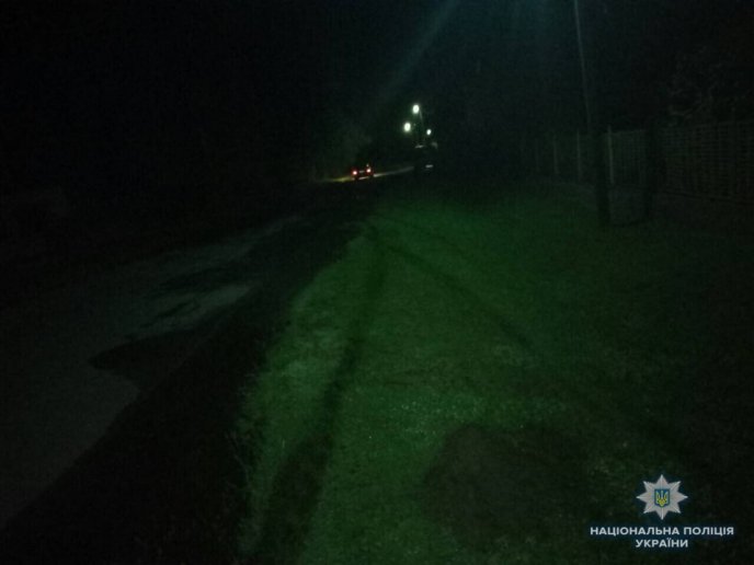 Авто кілька разів перекинулося: вночі сталася смертельна ДТП – 01