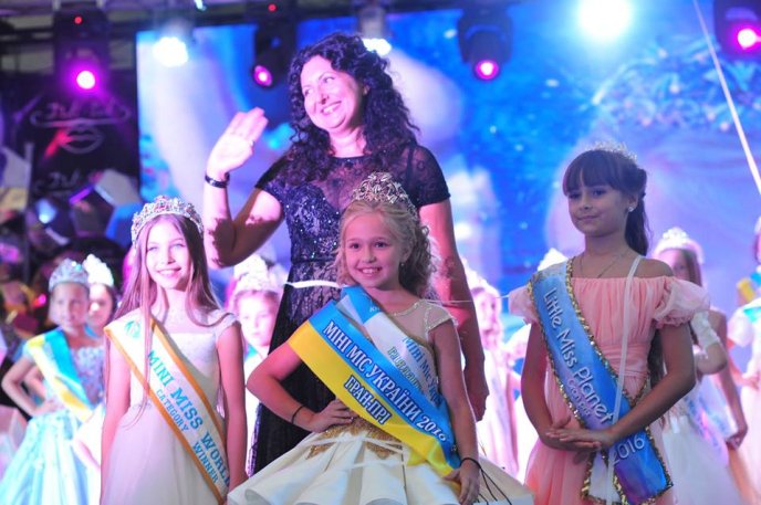 Берегівчанка Анна Якимець стала володаркою титулу "Міні Міс Україна 2016" – 05 Берегівчанка Анна Якимець стала володаркою титулу "Міні Міс Україна 2016" – 05