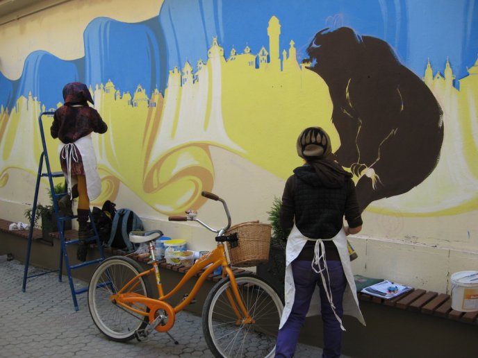 Ужгородські художники по-патріотичному розмалювали Пасаж (ФОТОФАКТ) – 04 Ужгородські художники по-патріотичному розмалювали Пасаж (ФОТОФАКТ) – 04