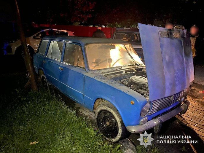 16-річний хлопець підпалив машину в Ужгороді – 01 В Ужгороді підпалили машину