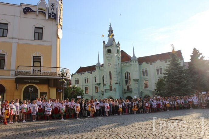 У центрі Мукачева стартував Всеукраїнський фестиваль "Смарагдові витоки" – 02