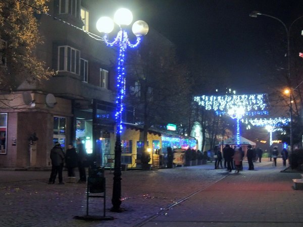 Ковзанка, тематична музика, шампанське та глінтвейн: як берегівчани зустрічали Новий рік – 06