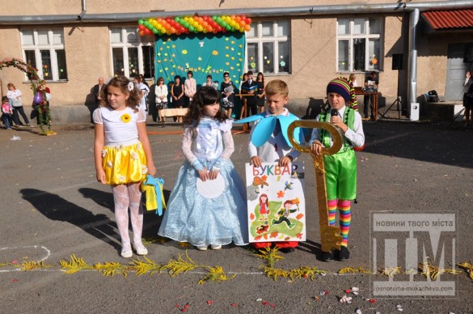 У Мукачівській ЗОШ №7 відбулось урочисте свято Першого дзвоника (ФОТОРЕПОРТАЖ) – 28