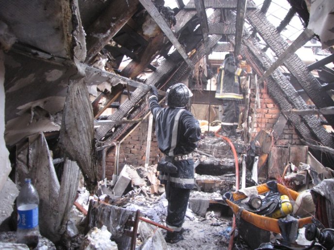 У Берегові горів ресторан «Золота пава» – 11