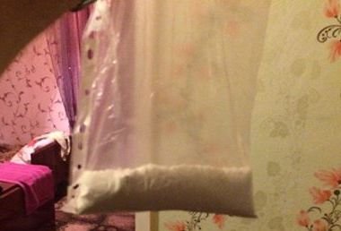 У Мукачеві патрульні виявили у помешканні велику кількість "білого золота" – 01