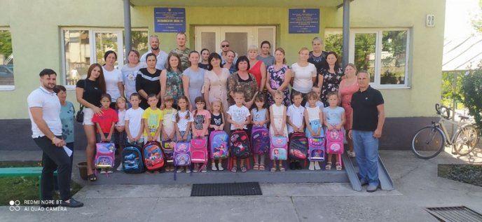 Допомога у підготовці до школи: на Тячівщині пройшла благодійна акція  – 05