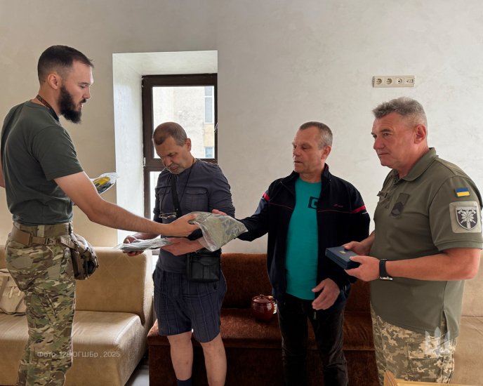 Із російського полону повернулися двоє бійців 128 бригади – 01 Із полону повернулися військові