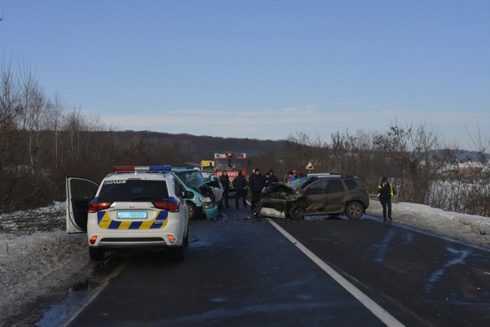 Зіткнулися 5 машин: подробиці масштабної аварії на трасі "Київ-Чоп" – 05