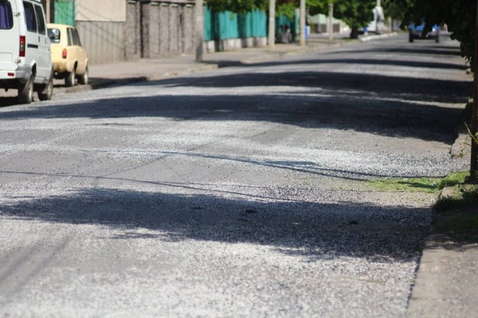 У Мукачеві похвалились новим методом ремонту доріг – 02 У Мукачеві похвалились новим методом ремонту доріг – 02