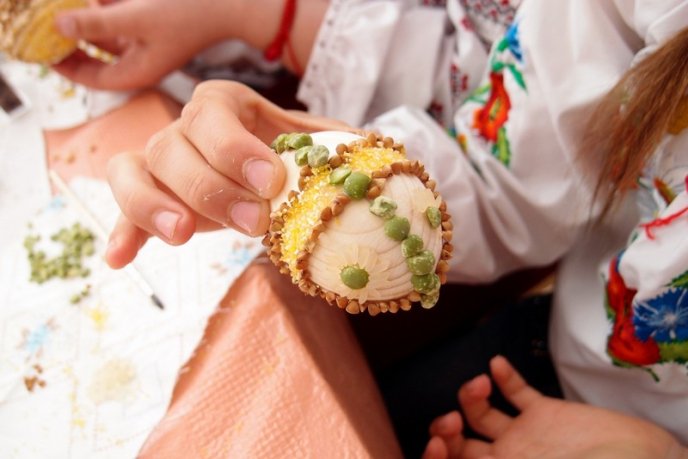 В Ужгороді провели майстер-клас для дітей «Чарівний світ писанки» – 03 В Ужгороді провели майстер-клас для дітей «Чарівний світ писанки» – 03