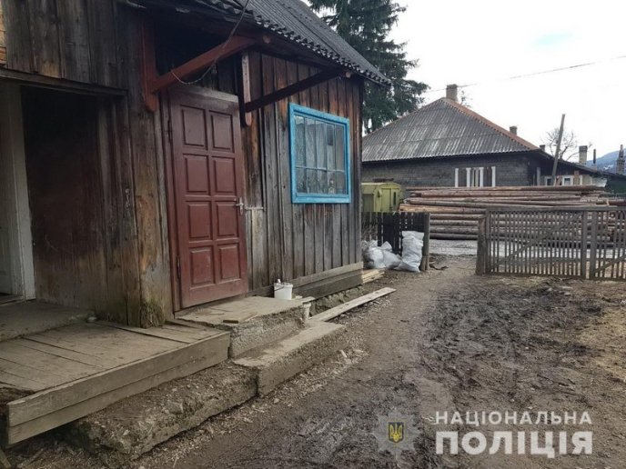 Четверо закарпатців увірвалися у будинок і викрали чоловіка – 02