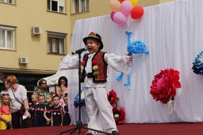 Маленькі мукачівці виступали у центрі міста – 08