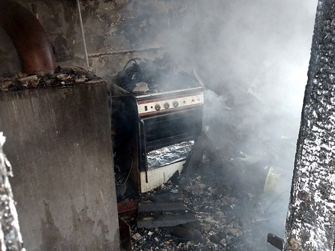 У селі на Хустщині сьогодні загорівся будинок – 02