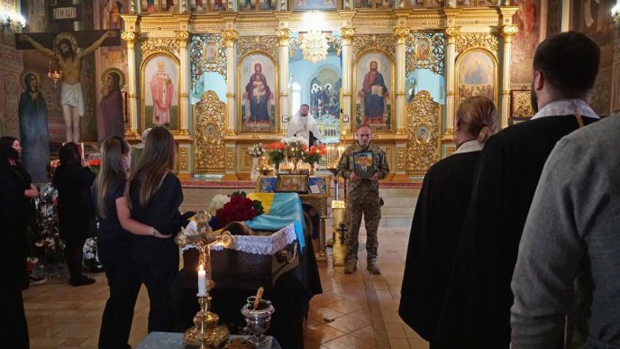 Мукачево провело в останню путь загиблого воїна – 01