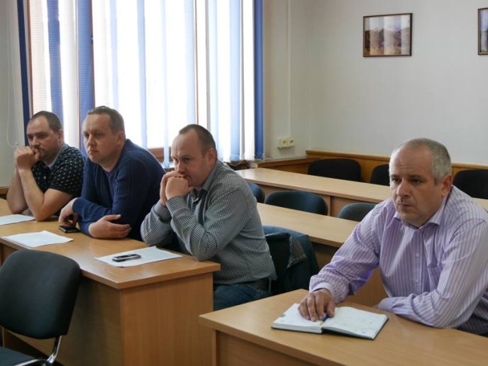 Керівники Ужгорода закликали місцевих перевізників маршрутних таксі дотримуватись графіків руху – 04