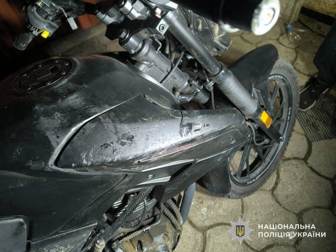 На Мукачівщині мотоцикліст збив людину і втік – 01