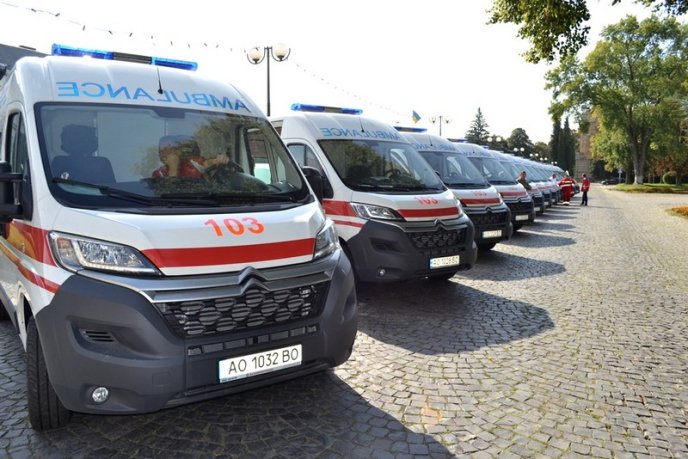 13 карет швидкої допомоги отримали гірські райони Закарпаття – 04