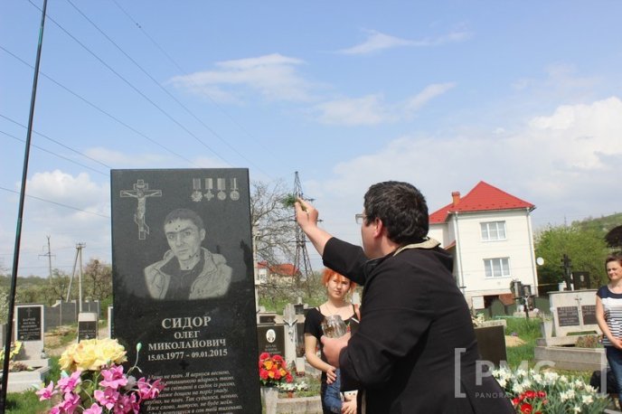 На Мукачівщині освятили пам’ятний знак бійцю АТО Олегу "Скіфу" Сидору – 12