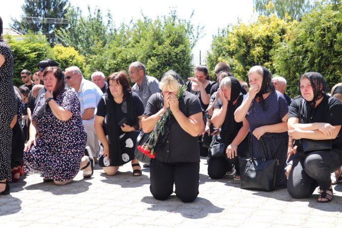 Поховали військового, який воював із перших днів повномасштабного вторгнення – 03 Прощання з Героєм Іваном Лешаничем
