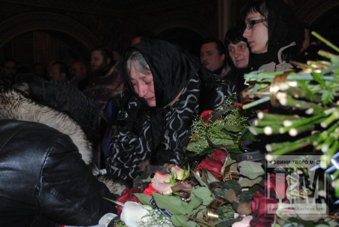 Мукачівці попрощались з відданим сином рідної землі Павлом Стецем (ФОТО) – 06