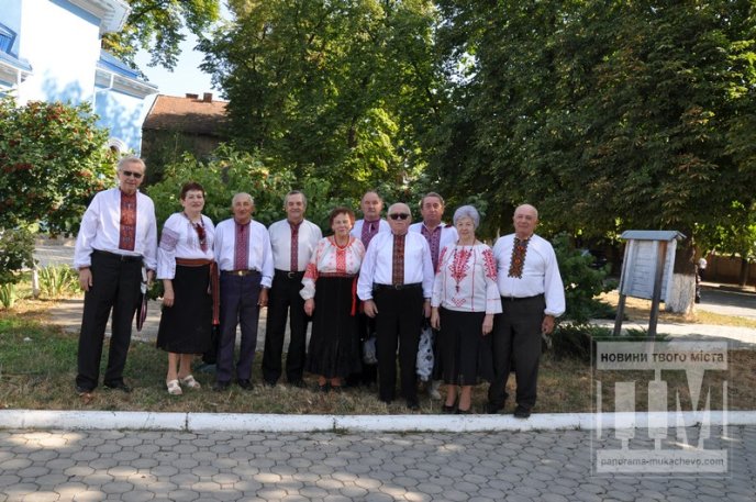 День Незалежності України у Мукачеві відзначили масштабним парадом вишиванок (ФОТОРЕПОРТАЖ) – 01