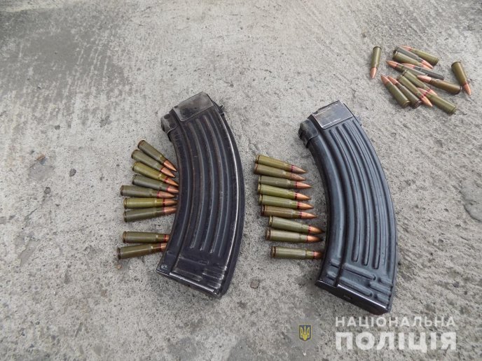 "Їхав у особистих справах", – чоловік розповів, навіщо йому зброя – 02