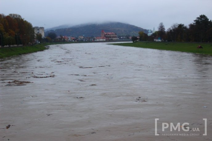Рівень води у Латориці в межах Мукачева, Кольчина та Чинадієва сильно піднявся – 16