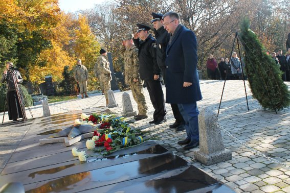 На Закарпатті урочисто відзначають День визволення України та краю від німецько-фашистських загарбників – 02