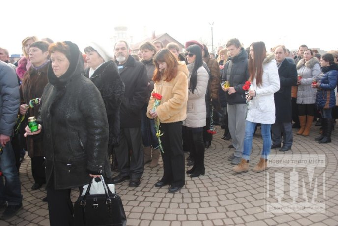 У Мукачеві вшанували річницю трагічних подій на Майдані (ФОТО) – 14