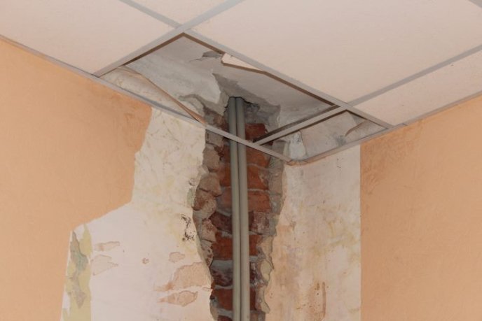 У Мукачеві триває реконструкція Будинку школярів – 05