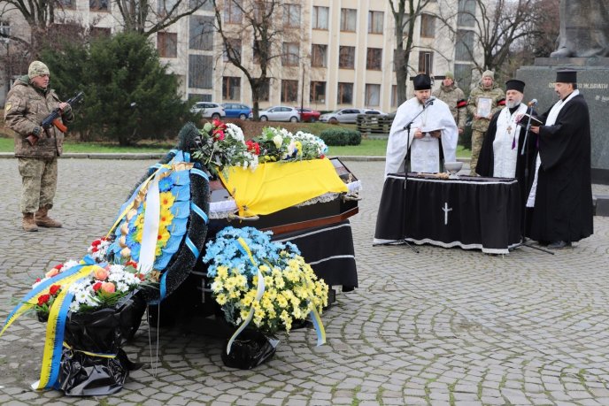 В Ужгороді поховали військового, який ще влітку загинув під Бахмутом – 06