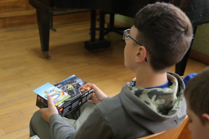 У Мукачеві дитячі будинки сімейного типу отримають подарунки – 04